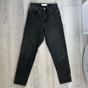 Topshop black high waisted / mom jeans in size 24. No stretch, 100% coton